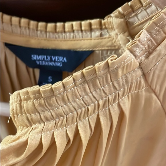 Simply Vera Vera Wang Yellow Sleeveless Relaxed Blouse - Picture 3 of 5